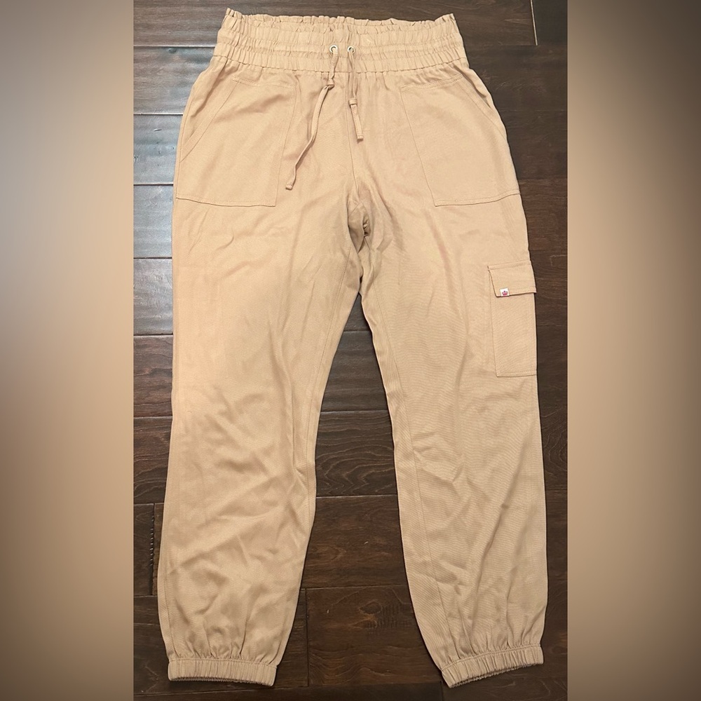 Women’s JUICY by Juicy Couture Tan/ Brown Jogger Rayon Pants- Size Large